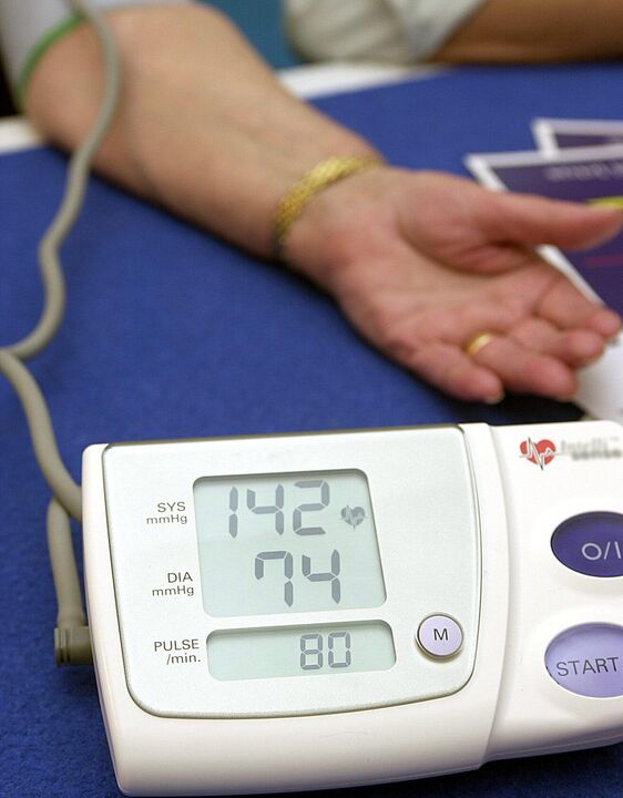 Pressure indicators characteristic of hypertension at Stage 1